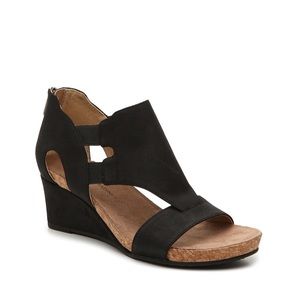NWT Adrienne Vittadini Telli Black wedge sandal